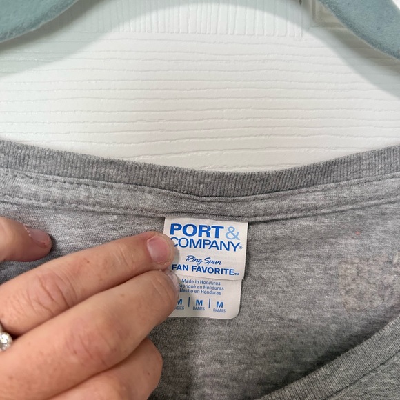 Gray Vintage Graphic Women's Top - Picture 4 of 5